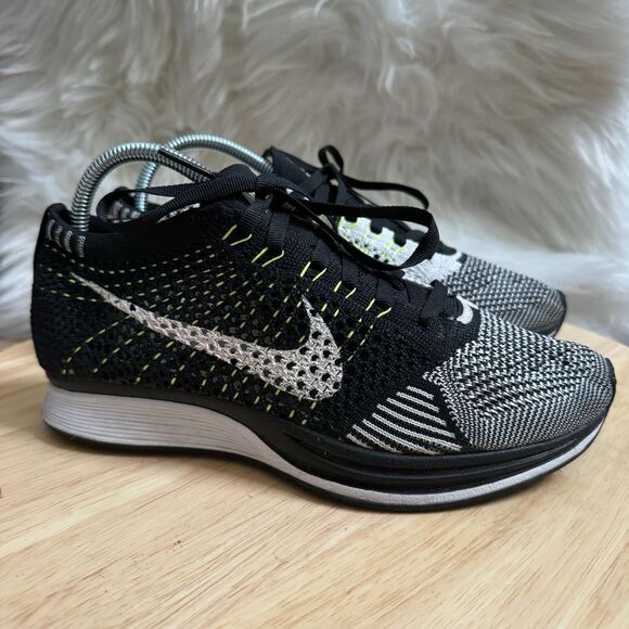 Lot of 2 Nike Flyknit Racer Oreo / Volt 2.0 Men's Sz 5 Women Sz 6.5 - Picture 11 of 16